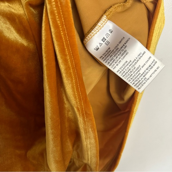 NWT Urban Outfitters Yellow Tie Front Velvet Romper Size S - Picture 5 of 6